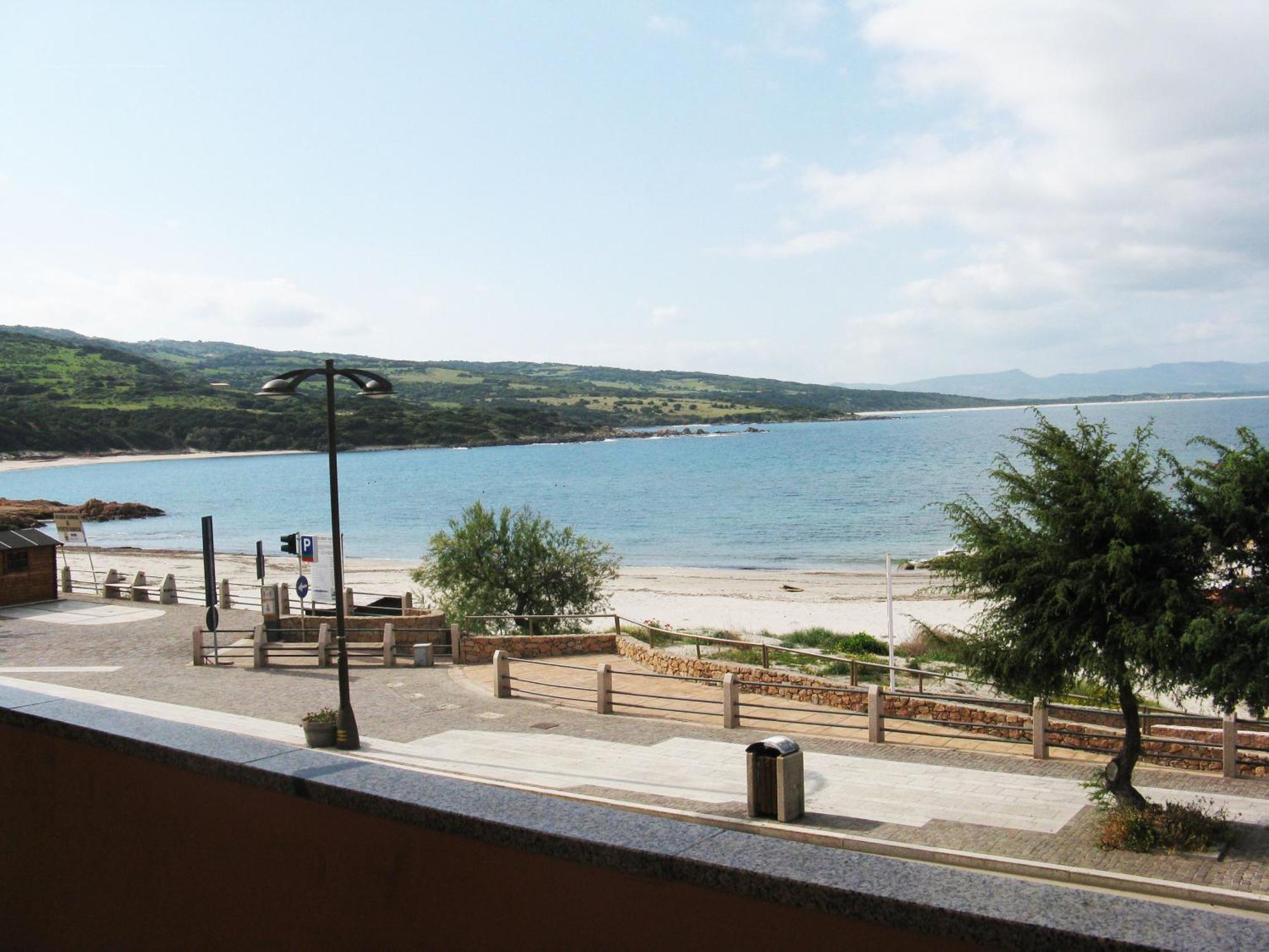Borgo Spiaggia Vista Mare Isola Rossa Bagian luar foto